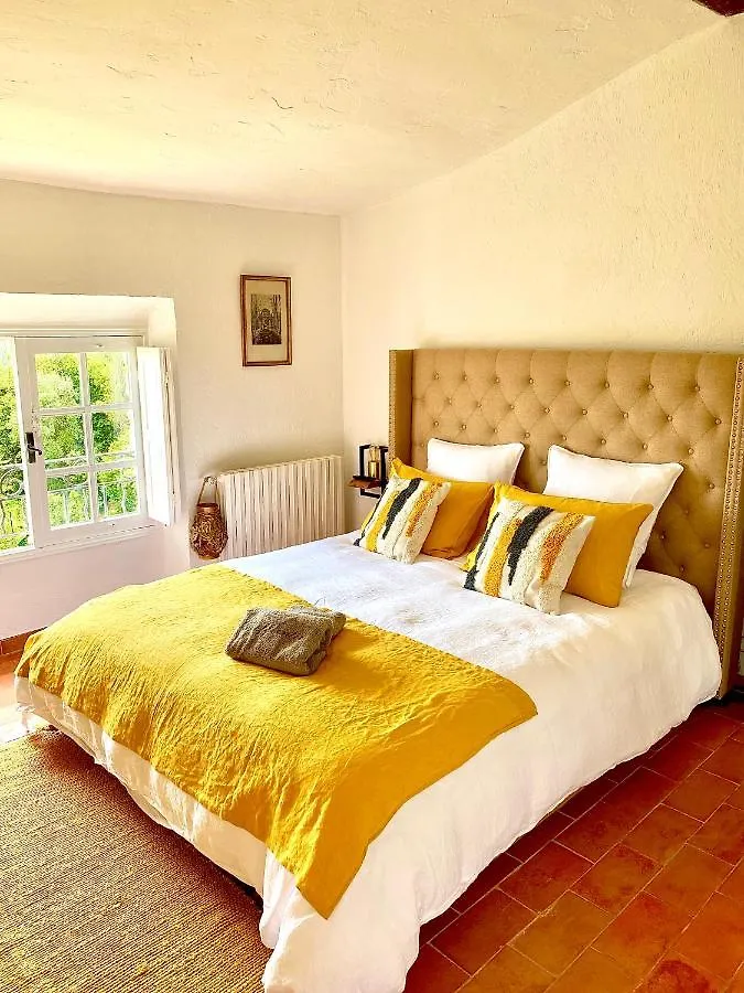 Bed and Breakfast L'Effrontée Tourrettes-sur-Loup Bed & Breakfast