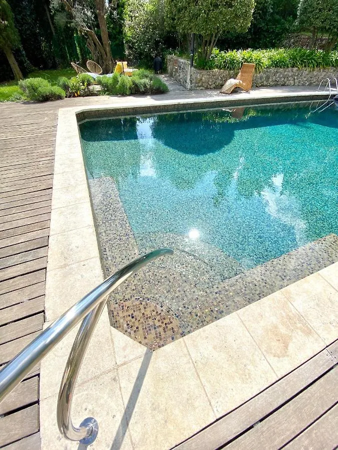 L'Effrontee Bed & Breakfast Tourrettes-sur-Loup France